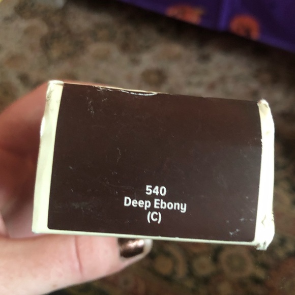 It Cosmetics Full Coverage Foundation - Picture 5 of 7